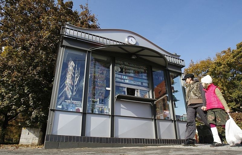 Wrocław: Zabytkowy kiosk stanął przy operze