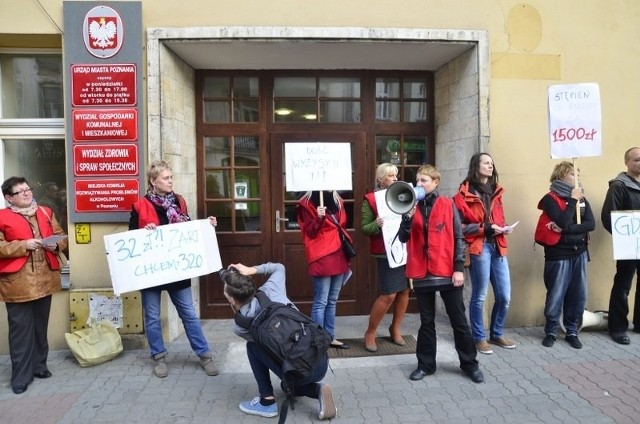 Pracownice poznańskich żłobków w środę pikietowały pod wydziałem zdrowia i spraw społecznych Urzędu Miasta Poznania