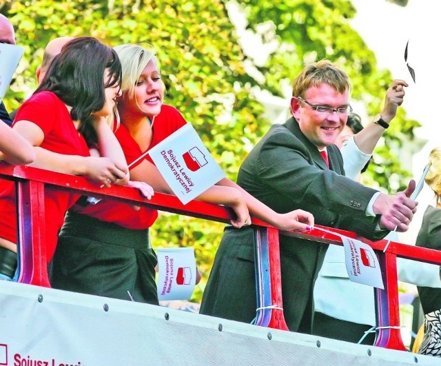 Sojusz wyruszył do Sejmu czerwonym autobusem