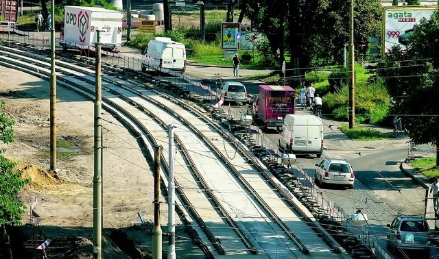 Dziś ulicą Krakowską można jechać tylko w stronę Brzegu i Oławy. Wkrótce ma się to zmienić