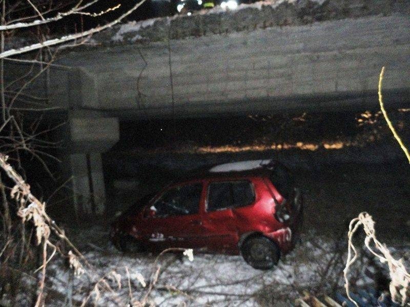 Nowosądeckie: kobieta w ciąży cudem ocalona z wypadku [ZDJĘCIA]