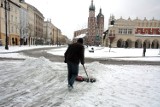 Atak zimy w Krakowie. Problemy z komunikacją [ZDJĘCIA]