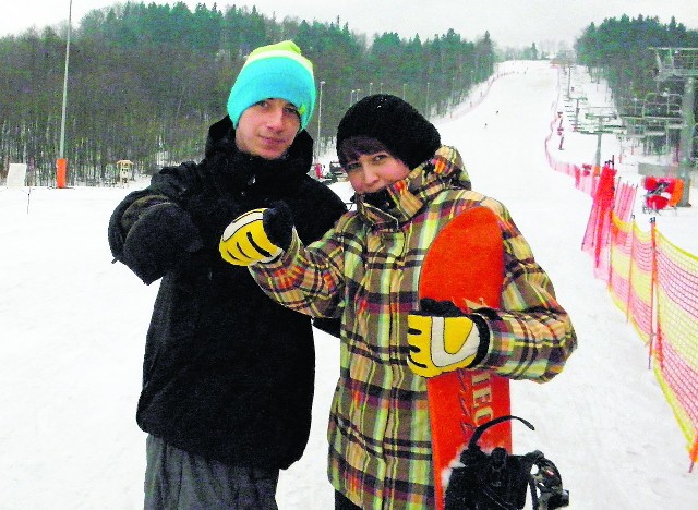 Jakub i Karolina jeździli wczoraj na snowboardzie na  stokach bielskiego Dębowca. Mówią, że było znakomicie
