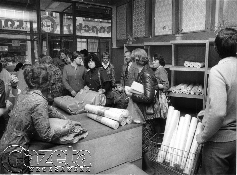 15 lipca 1979, sklep z tapetami przy ul. Oławskiej