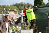 Na cmentarzu w Łopienniku znaleziono spalone zwłoki ks. Bogusława P. - potwierdziły badania DNA