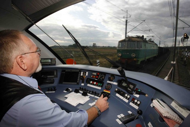 Podróż szybką koleją z Katowic do Pyrzowic ma trwać nie dłużej niż 30 minut