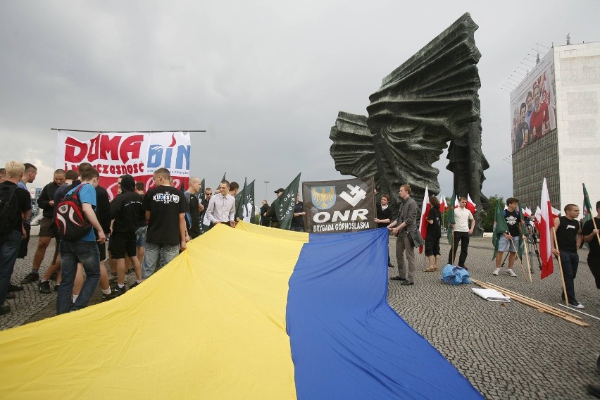 Marsz Powstańców Śląskich w Katowicach