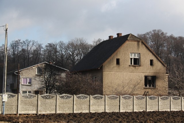 Pożar w domu Anny Dudzik pierwsi zobaczyli sąsiedzi. To oni zaalarmowali straż