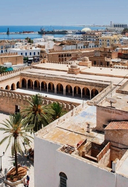 Tunezja, gdzie czeka Kartagina, legendarne miasto o...