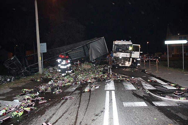 Bieruń: Wypadek na DK 44. Spłonął TIR [ZDJĘCIA]