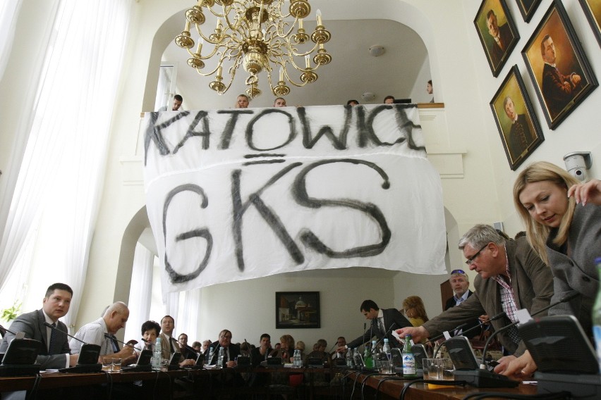 GKS Katowice bliżej miasta. Rada miejska poparła kibiców [ZDJĘCIA]