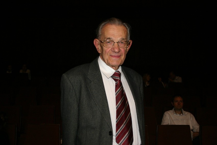 Prof. Andrzej Nikodemowicz