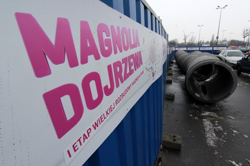 Wrocław: W Magnolii trwa remont i budowa Decathlonu (ZDJĘCIA)