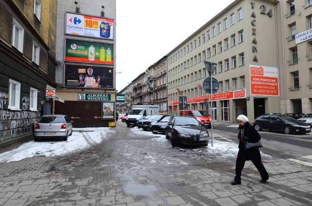 Przy skrzyżowaniu Taczaka i Ratajczaka staną ławki i zieleń.