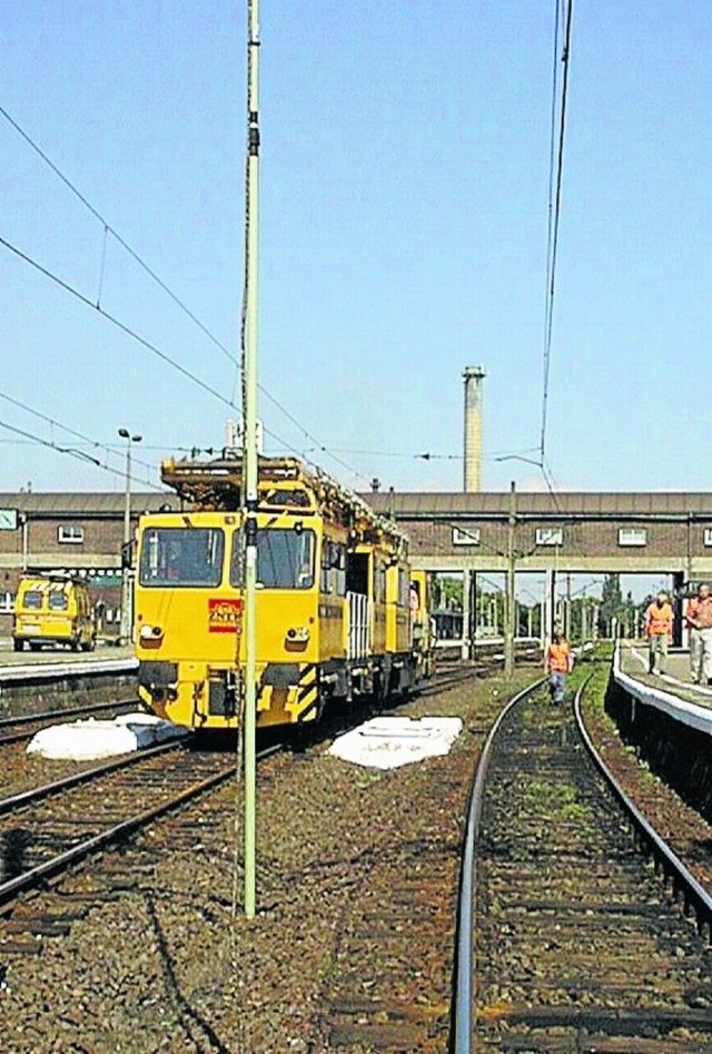 Pociąg jadący niewiele szybciej od roweru nie ma racji bytu