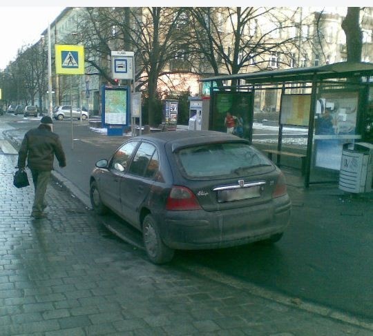 Wrocław: Trudna sztuka parkowania. Straż miejska publikuje kolejne zdjęcia 