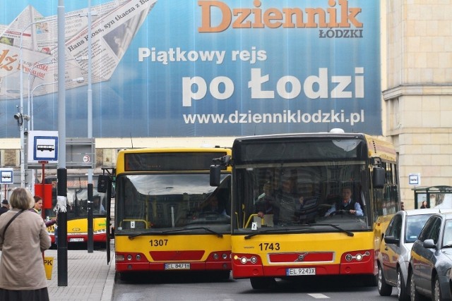 Zepsuty autobus zablokował ruch tramwajów na pl. Wolności