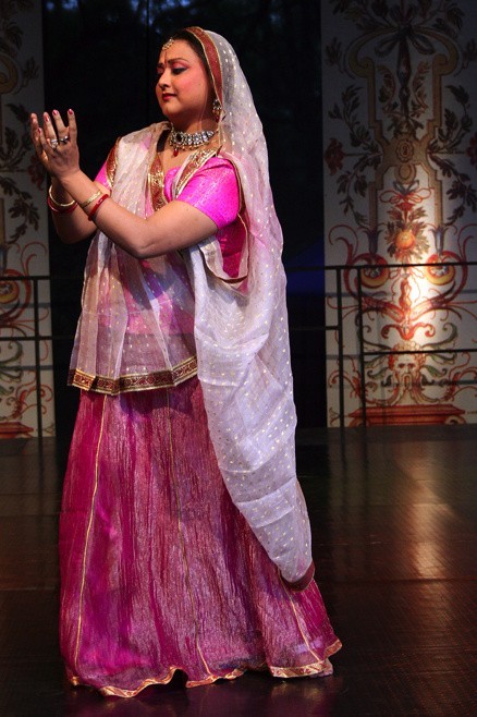 Ciekawie zapowiada się pokaz w wykonaniu hinduskiej tancerki Alaknandy Bose, dzięki której poznamy taniec indyjski z XVIII wieku