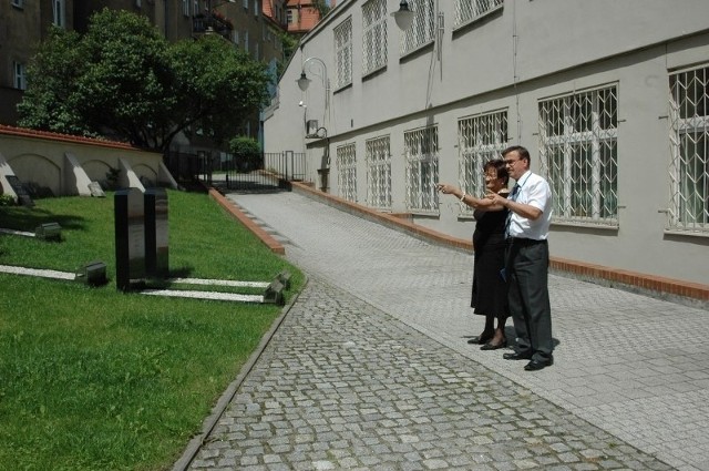 Poznański cmentarz żydowski, na którym spoczywa rabin Akiwa Eger został odnowiony