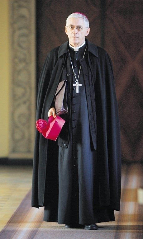 Abp Wiktor Skworc objął archidiecezję katowicką  26 listopada. Zamieszkał w budynku kurii