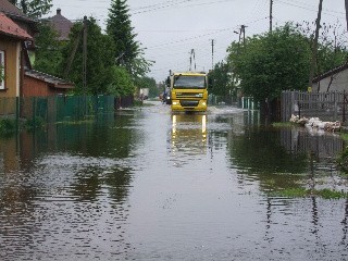 Powódź znów zagraża gminie Borzęcin (ZDJĘCIA)
