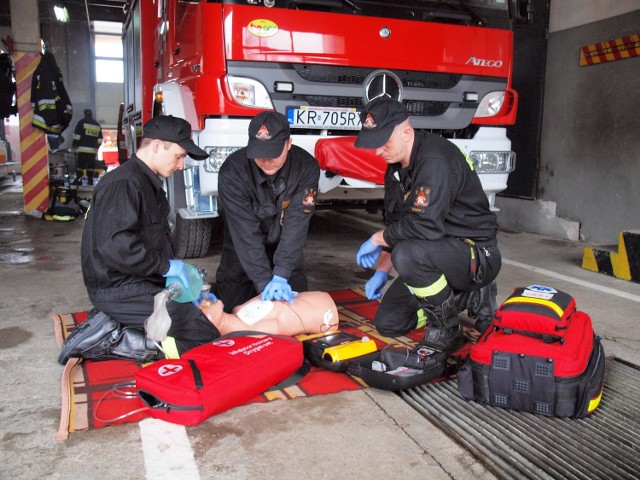 Tarnowscy strażacy są dobrze przygotowani (teoretycznie i sprzętowo) do pomocy chorym