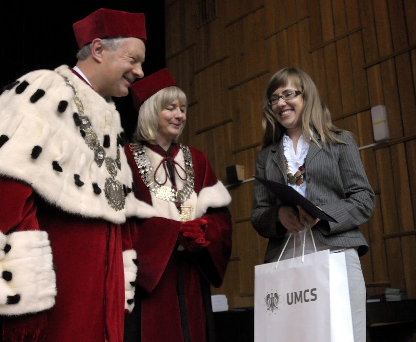 Inauguracja w UMCS: 200-tysięczna absolwentka uczelni z nagrodą (ZDJĘCIA)