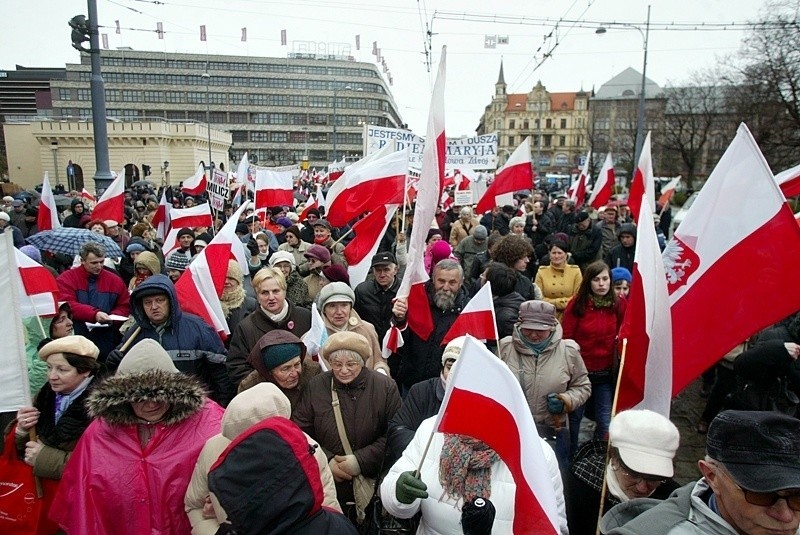 Demonstranci z PiS zablokowali centrum Wrocławia (ZDJĘCIA, FILMY)