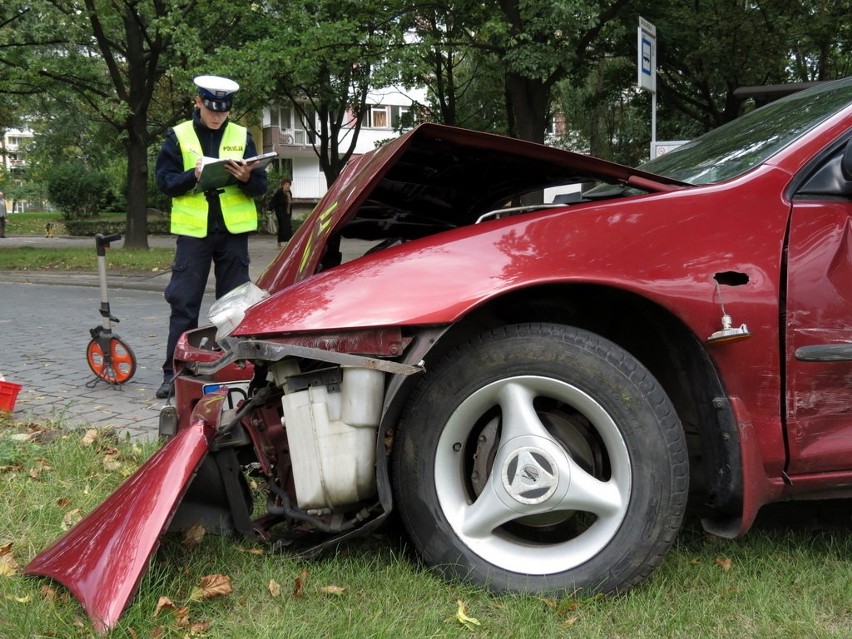 Wrocław: Wypadek na ul. Kamiennej. Ranne dwuletnie dziecko (ZDJĘCIA)