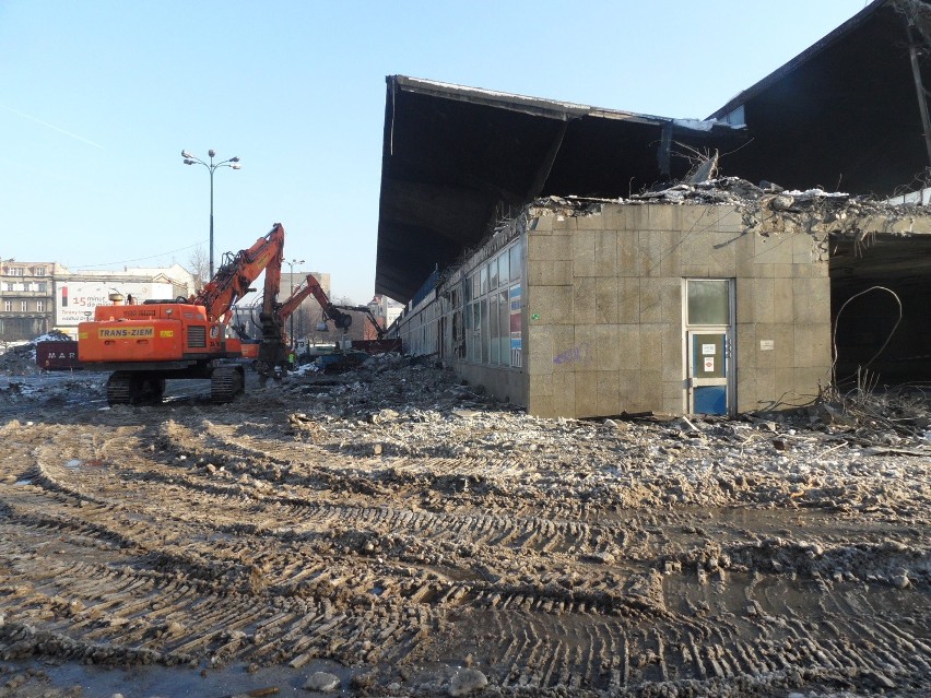 Burzenie hali dworca w Katowicach. Dzień drugi [WIDEO i ZDJĘCIA]