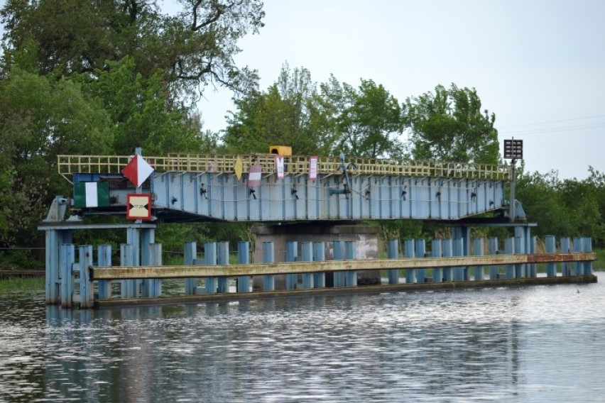 Mosty zwodzone na rzece Szkarpawa