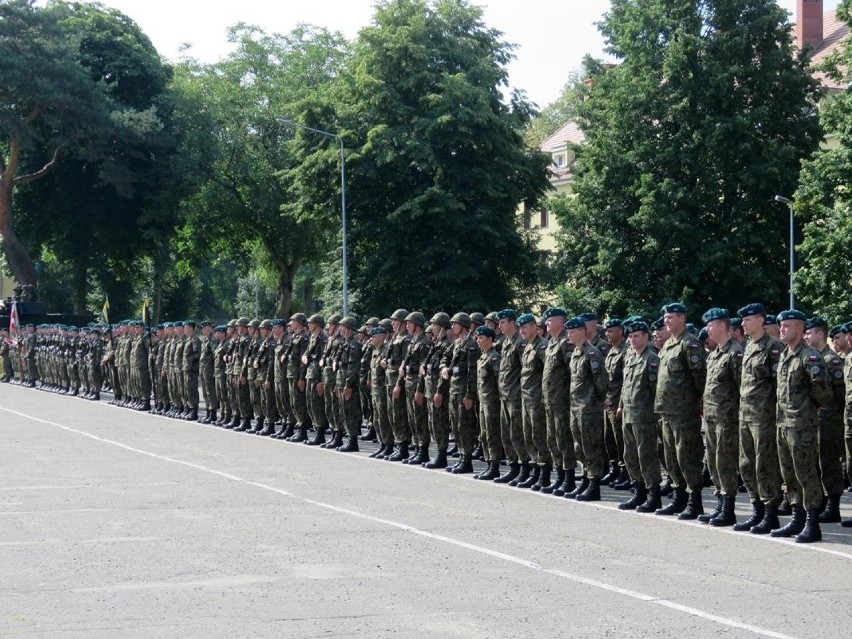 Pierwsza taka uroczystość od kilkunastu lat. Przysięgali elewi Legii Akademickiej 