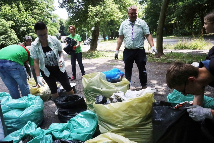 „Myślę, więc nie śmiecę”. Akcja Sprzątanie Świata w Legnicy, zobaczcie zdjęcia