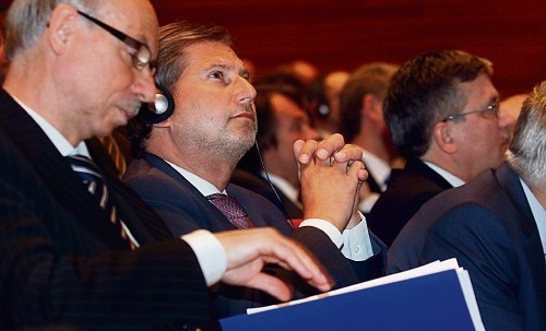 Janusz Lewandowski i Johannes Hahn, reprezentanci UE.