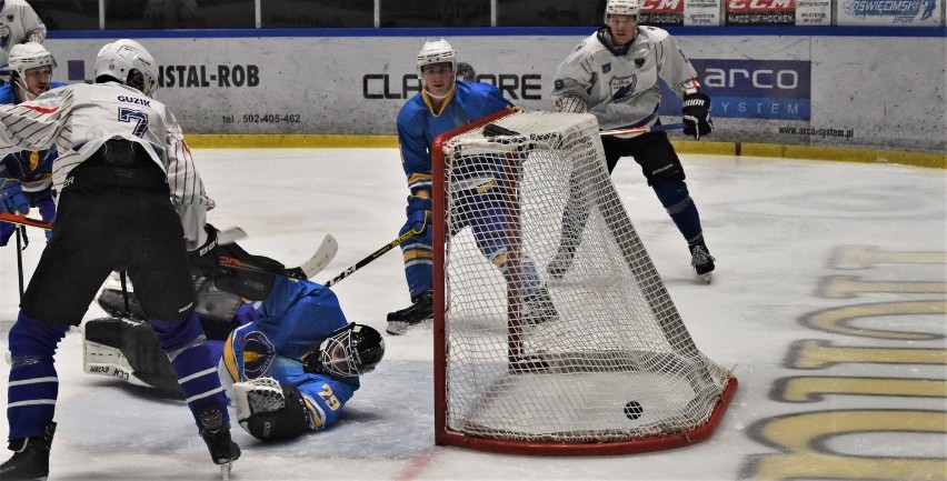 1 liga hokeja: UKH Unia Oświęcim - Opole HK 4:6. Na zdjęciu:...