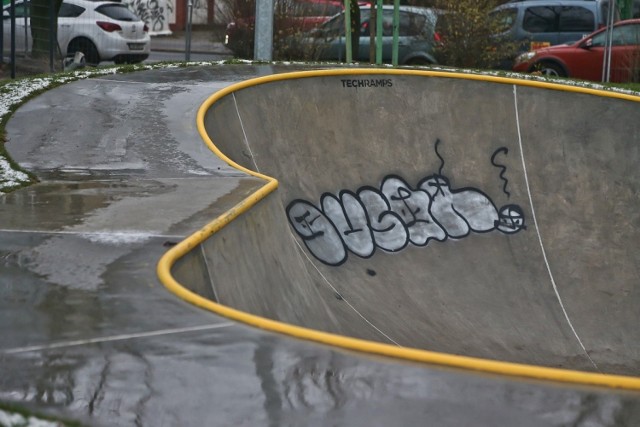 Graffiti na skateparku, zaraz przed odbiorem
