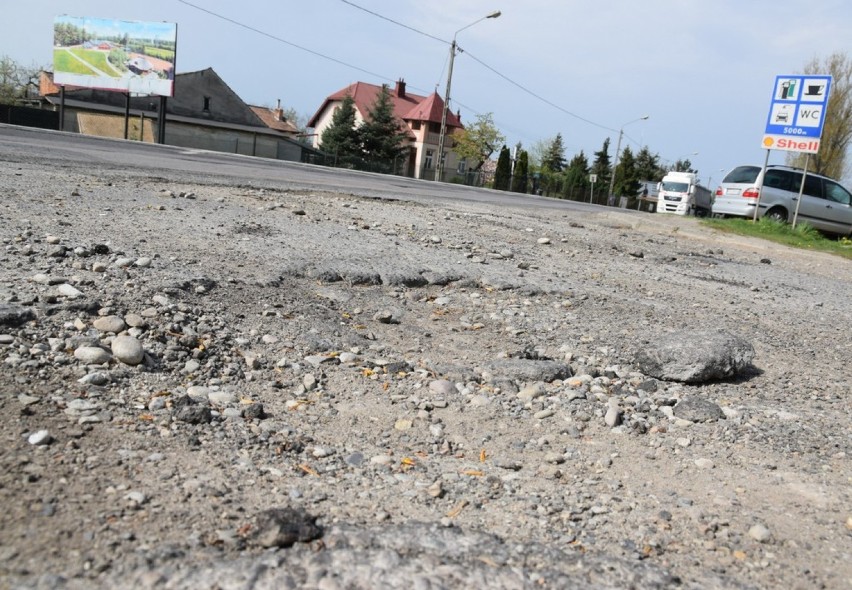 Lwowska rozsypuje się w oczach, bo nie może doczekać się remontu! [ZDJĘCIA]