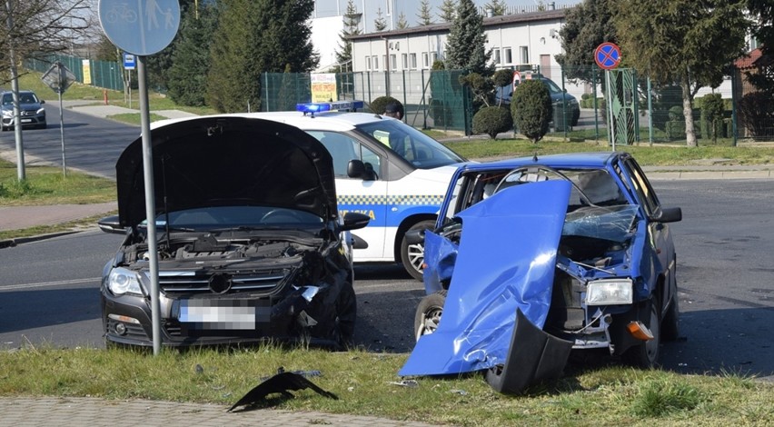 Znowu zderzyły się samochody. Tym razem fiat i volkswagen 