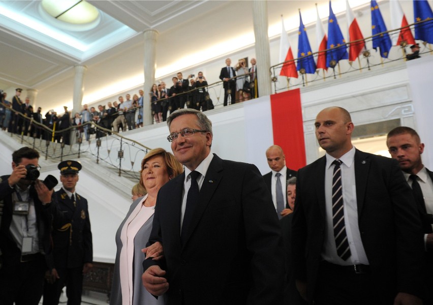 Bronisław Komorowski stwierdził, że polski lotnik poleci też na drzwiach od stodoły