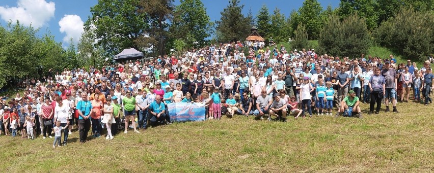 Odkryj Beskid Wyspowy. Na Urbanią Górę szli ze świętymi, apostołami i aniołami [ZDJĘCIA]