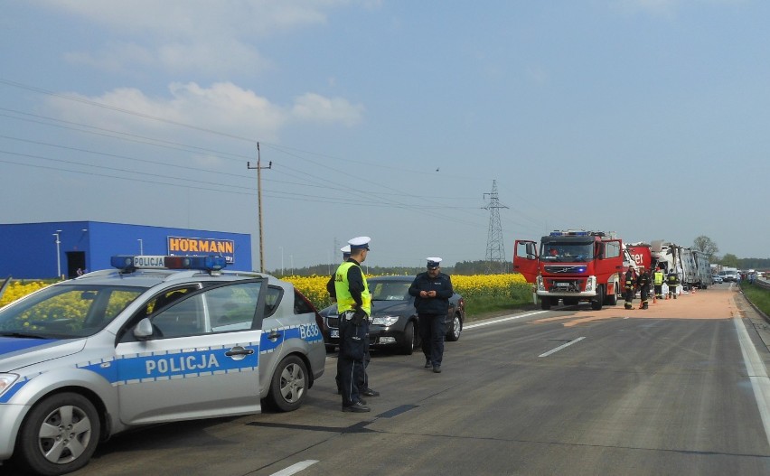 Autostrada A4: wypadek przy węźle Krzywa
