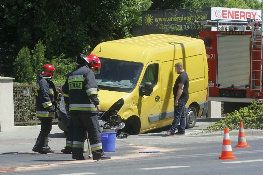 Wrocław: Wypadek na Krakowskiej. Zderzyły się dwa busy (ZDJĘCIA)