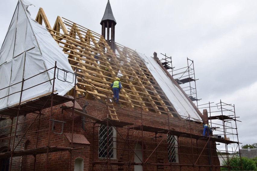 Odbudowa kościoła św. Barbary w Orłowie. Zdjęcia z remontu świątyni