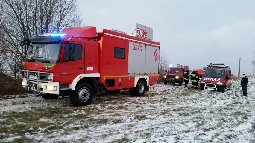 Rudniki: Traktor wpadł do stawu