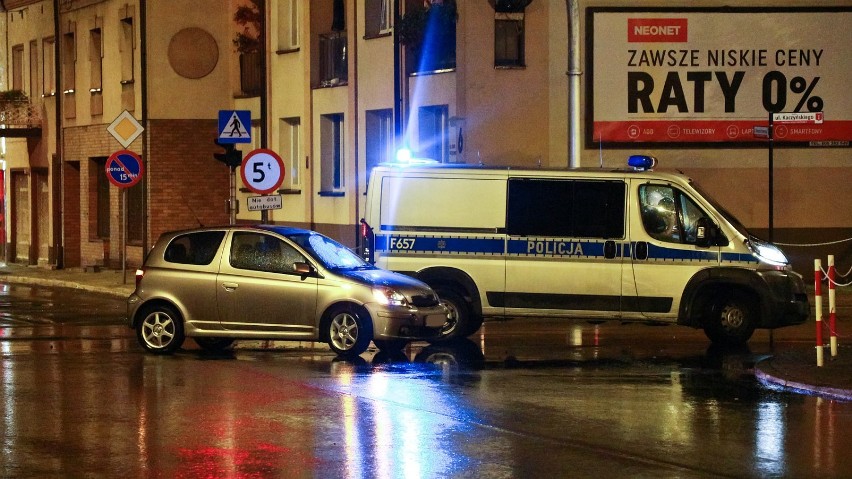 Zderzenie aut na skrzyżowaniu ulic Piłsudskiego i Krakowskie Przedmieście w Wieluniu [FOTO]