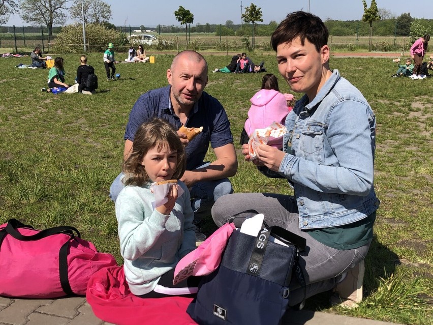 Piknik Rodziny przy szkole w Zaborowie. Ogólnopolski Dzień Diety Bezglutenowej 2023 w Lesznie