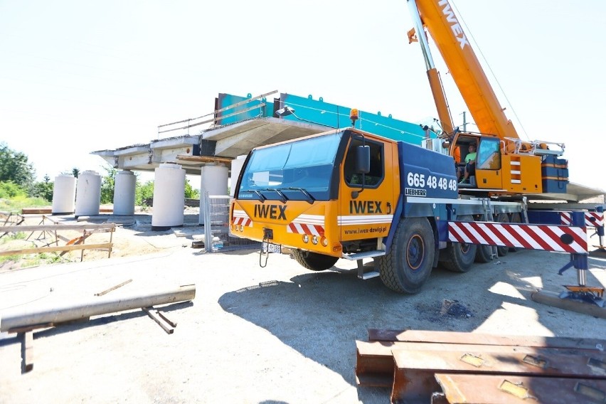 Konstrukcja stalowa mostu nad Oławą będzie ważyć ponad 350...