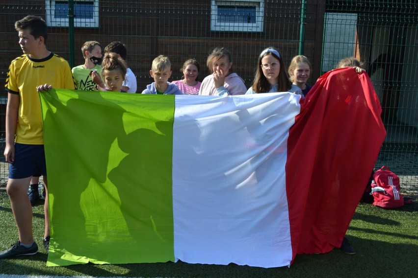 Dzień Sportu w Suchym Dębie. Emocjonujące Mini Euro w Szkole Podstawowej