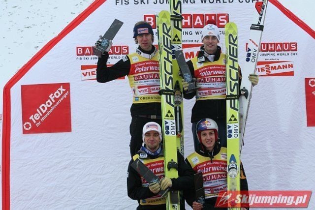 Austriacy złoci medaliści konkursu drużynowego w Vancouver.