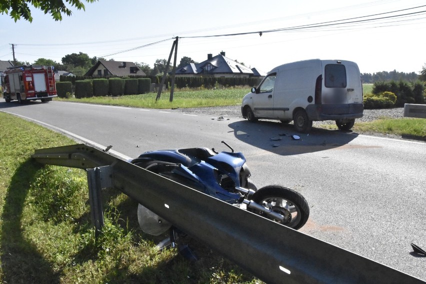 Do wypadku doszło na drodze powiatowej w Woli Dębińskiej....